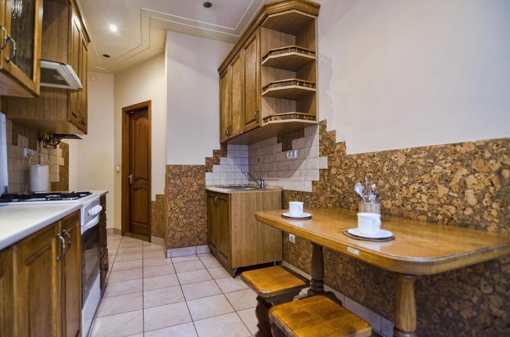Apartment Hnatuka center Lviv Bagian luar foto