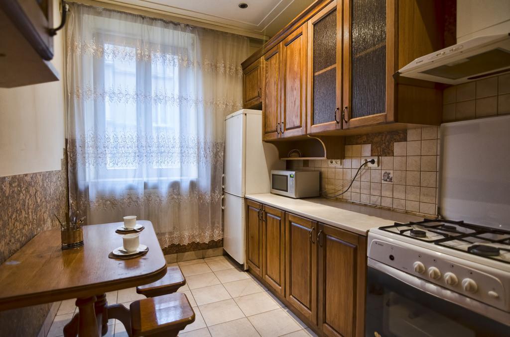 Apartment Hnatuka center Lviv Bagian luar foto